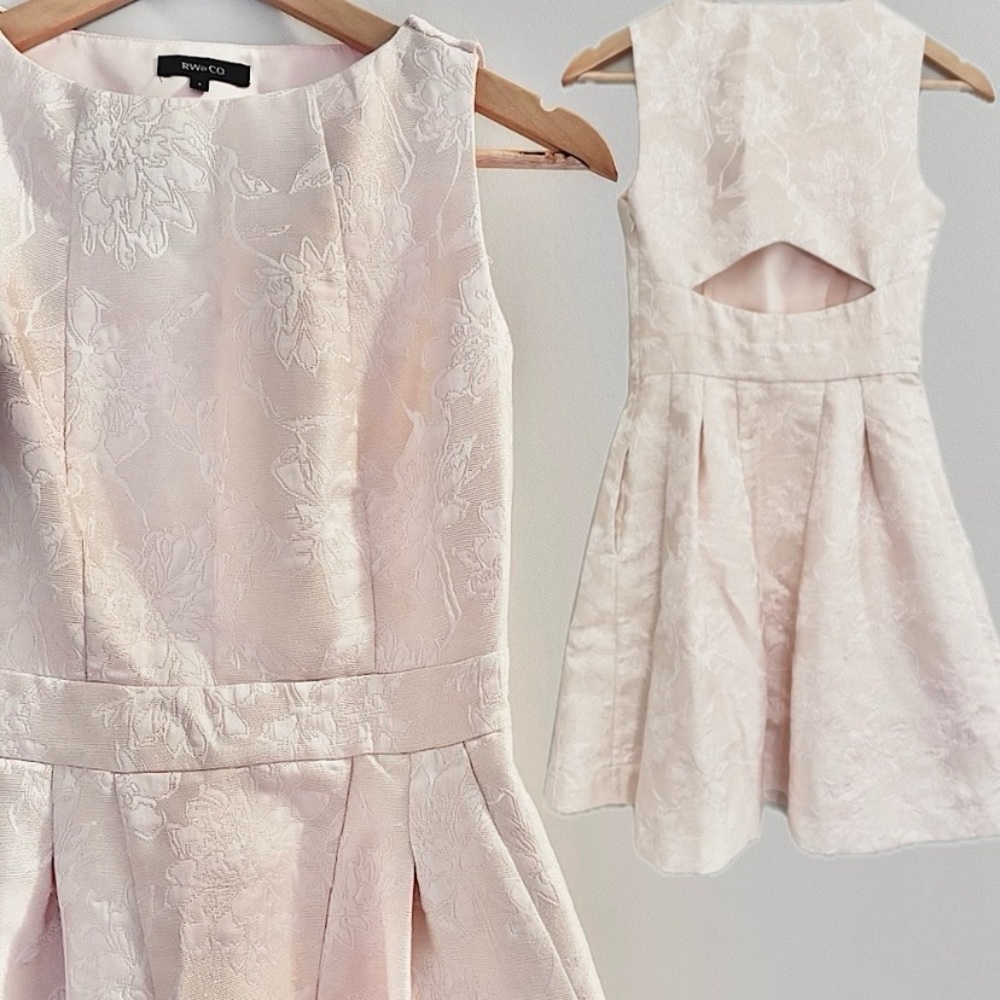 Light Pink Elegant Floral Textured Dress with pockets